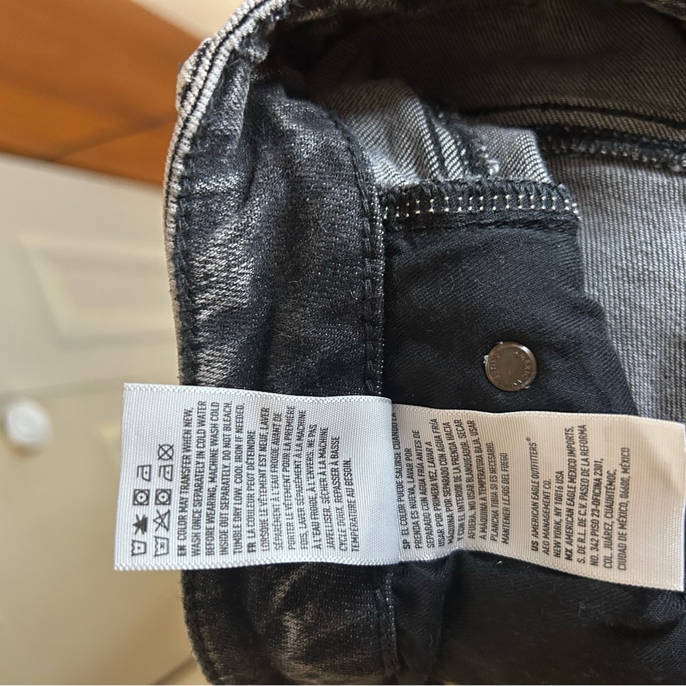 American Eagle Outfitters Black and Gray Skinny Jeans with Distressed Finish - Picture 8 of 9